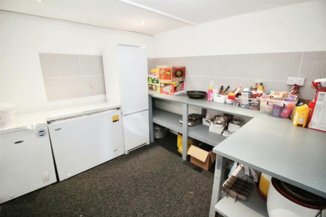 Kitchen & Gym