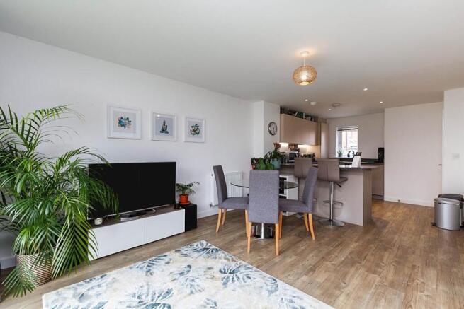 Lounge/Dining Room