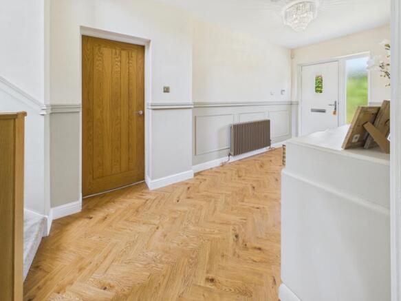 6 bed Detached for sale Image 8