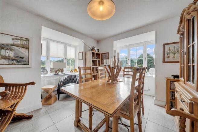 4 bed Detached for sale Image 6