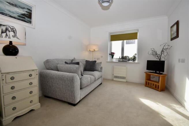 2 bed Retirement Property for sale Image 12
