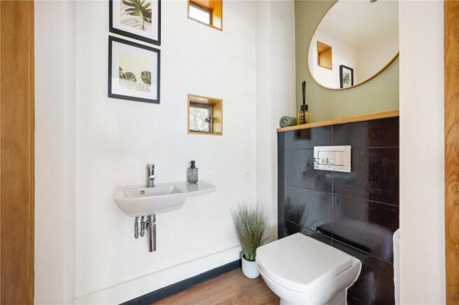 4 bed Detached for sale Image 12