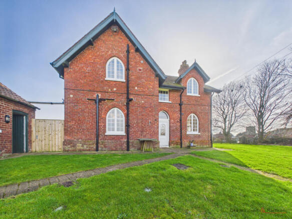 A four bedroom House - To Rent