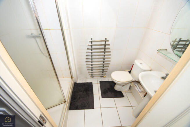 4 bed Semi-Detached for sale Image 8
