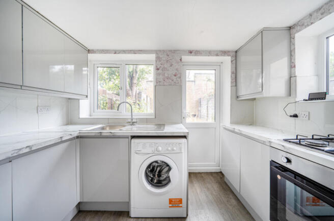 1345024-6-68af797...