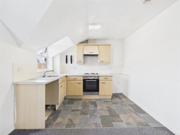 2 bed Flat for sale Image 3