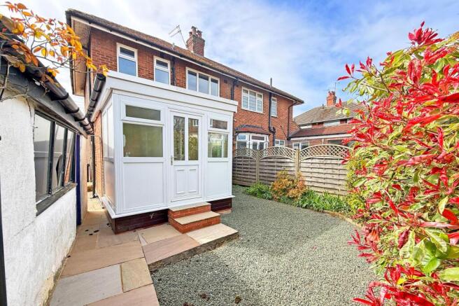3 bed Semi-Detached for sale Image 6