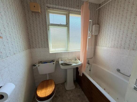 2 bed Semi-Detached Bungalow for sale Image 5