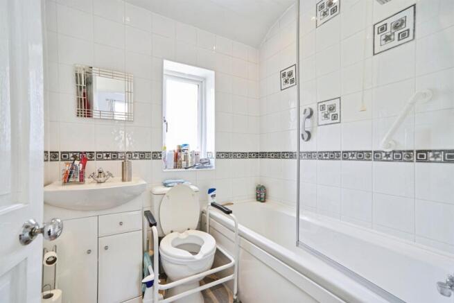 3 bed Semi-Detached for sale Image 4