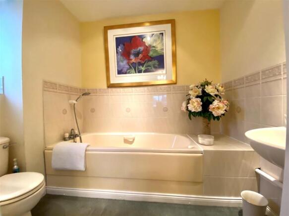 Ensuite.jpg