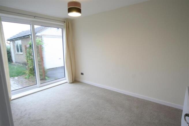 BEDROOM 2 / DINING R