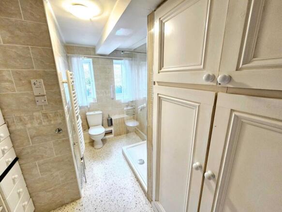 2 bed Flat for sale Image 8