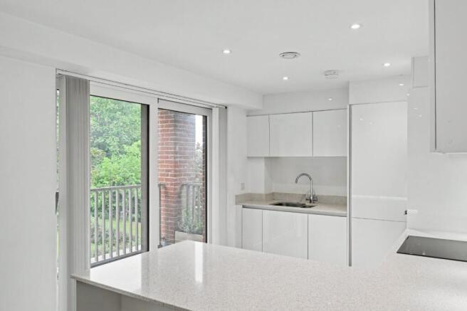 2 bed Apartment for sale Image 6