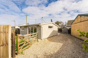 Shangri La, Abbotts Way, Bush Estate, Norwich NR12 0TA