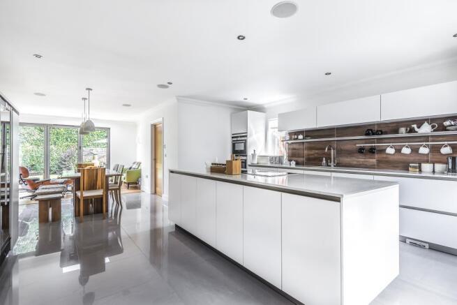 Kitchen/Dining Area