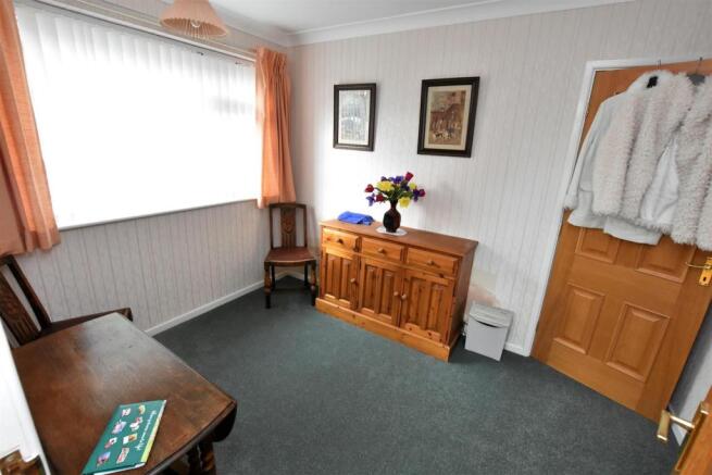 Dining Room (3rd Bedroom)