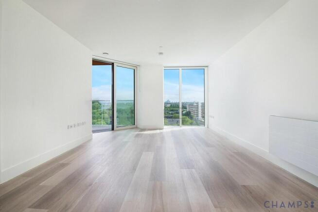 Modern 1-Bedroom Apartment with Sky Garden | Hale
