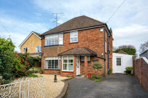28, Cambridge Road West, Farnborough GU14 6RW