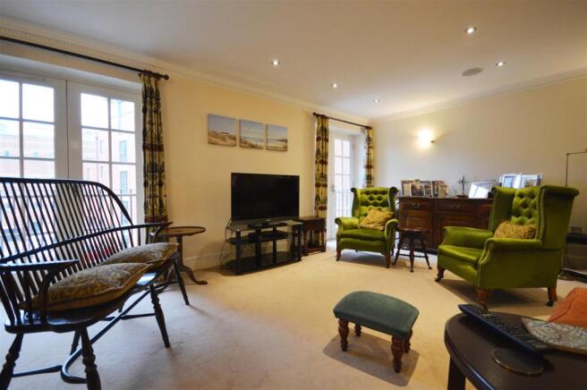Living Room Area.JPG