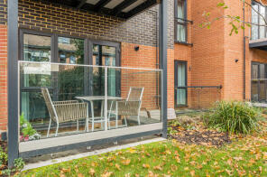 Flat 2, West Forest Place, Wellington Road, Wokingham RG40 2FQ