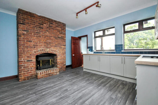 2 bed Semi-Detached for sale Image 6