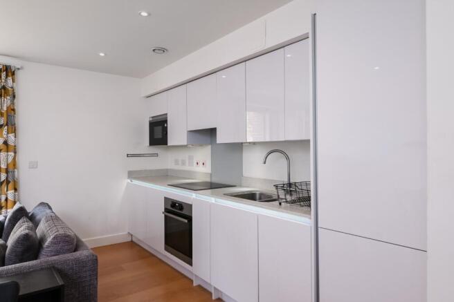 2 bed Flat to rent Image 4