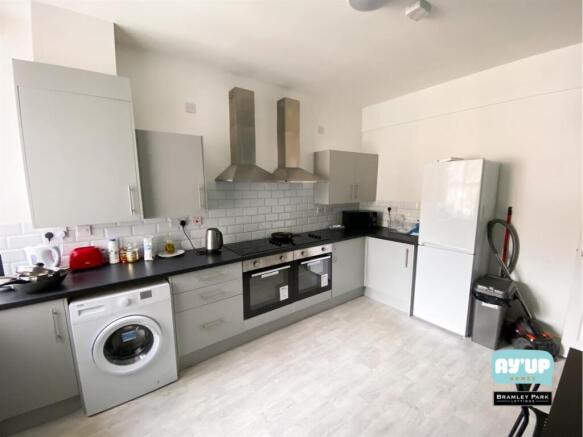 1 bed House Share to rent Image 7