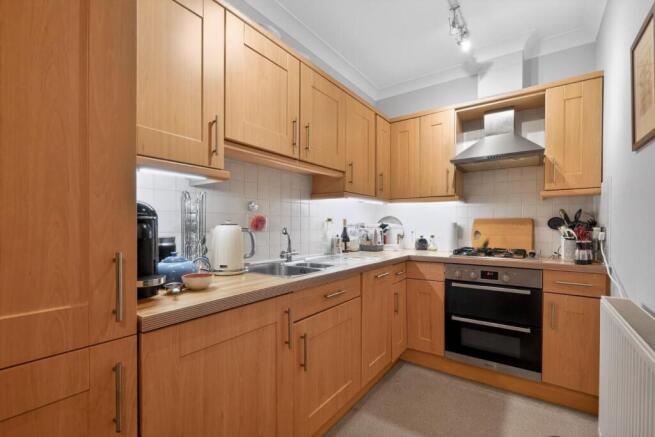 2 bed Apartment for sale Image 4