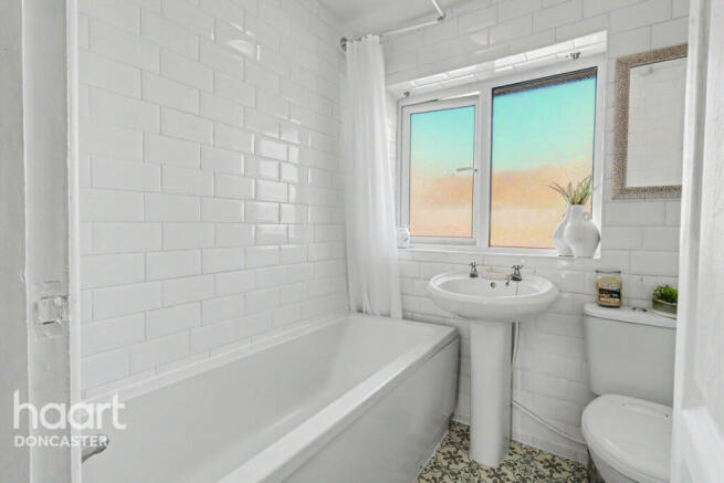 3 bed Semi-Detached for sale Image 4
