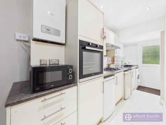 28 Lynton Avenue photo 4