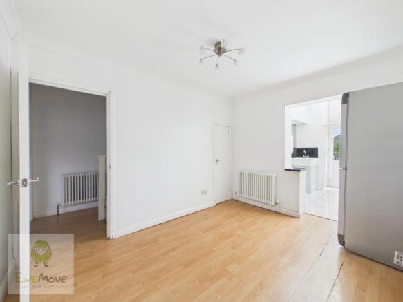 Cuxton Road, Strood, Rochester, ME2 2BU photo 4