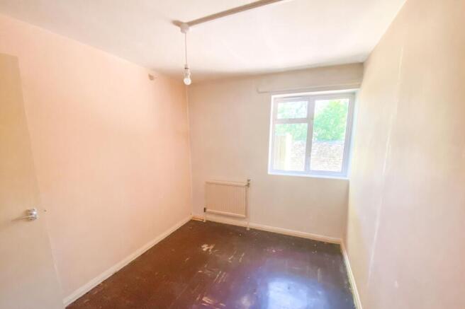 1 Home Close, Newlands Road, Corsham, Wiltshire, SN13 0BE