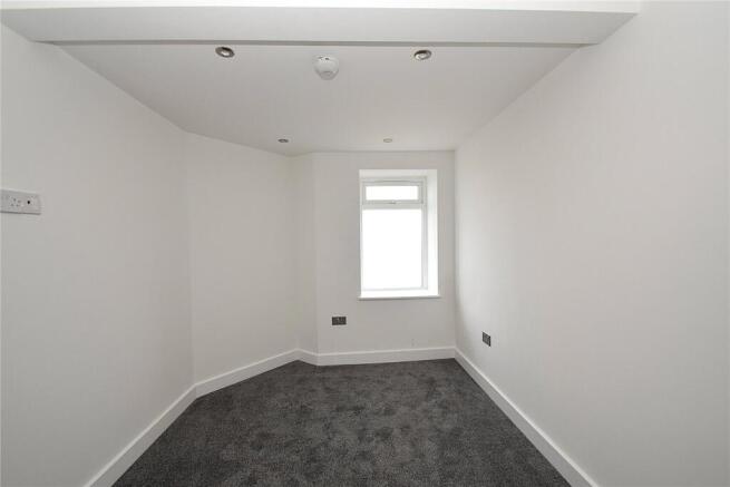 2 bed Apartment to rent Image 7
