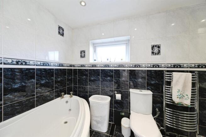 2 bed Semi-Detached for sale Image 10