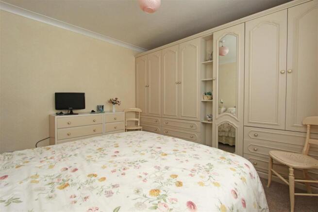 Master Bedroom..jpg