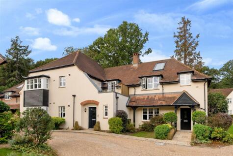 Frenchlands Gate, East Horsley