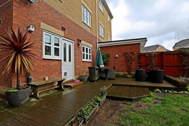 Rear decking area