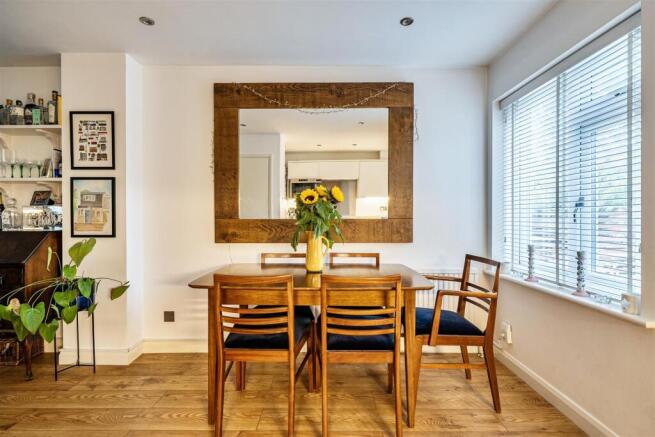 Iris Close, Surbiton photo 4