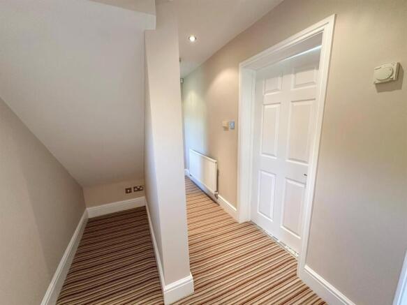 3 bed Semi-Detached for sale Image 8