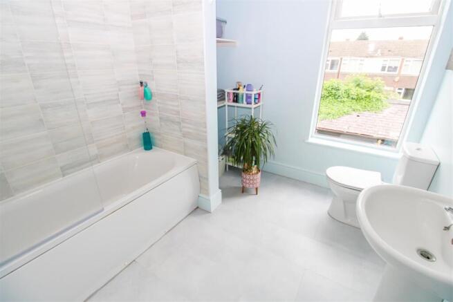 2 bed Terraced for sale Image 5