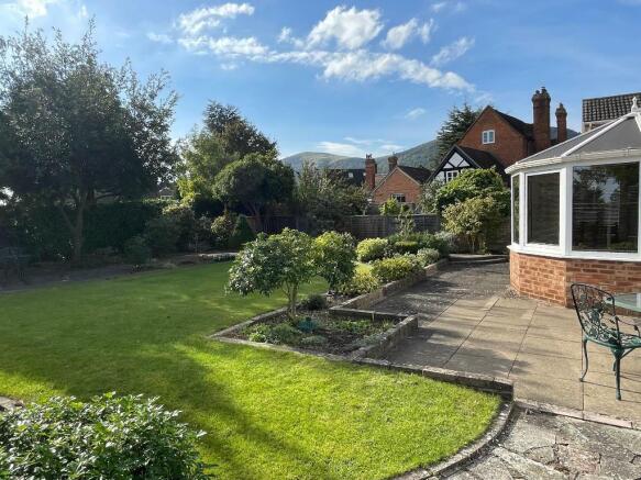 Beautiful, south-facing garden