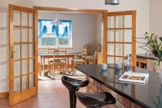 Kitchen / Dini...