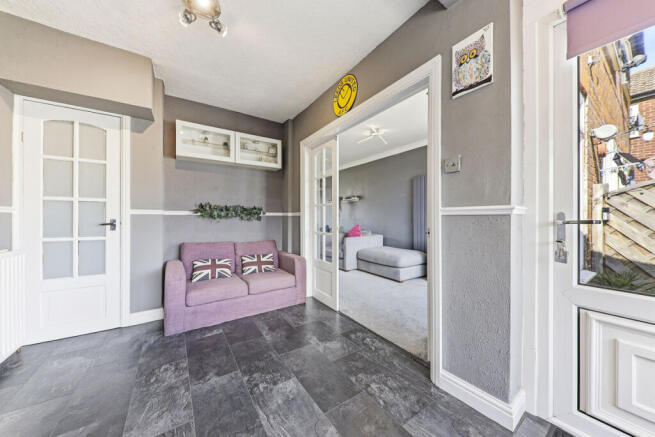 4 bed Semi-Detached for sale Image 8