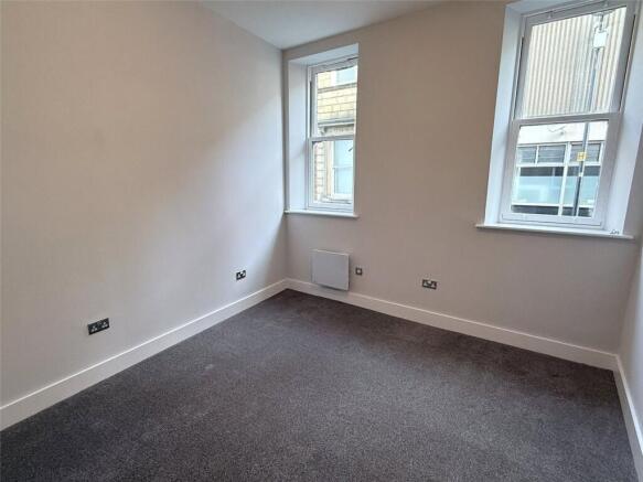1 bed Ground Flat to rent Image 7