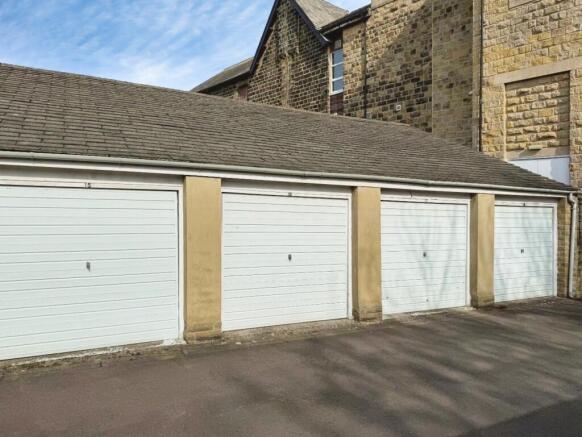 2 bed Apartment for sale Image 8