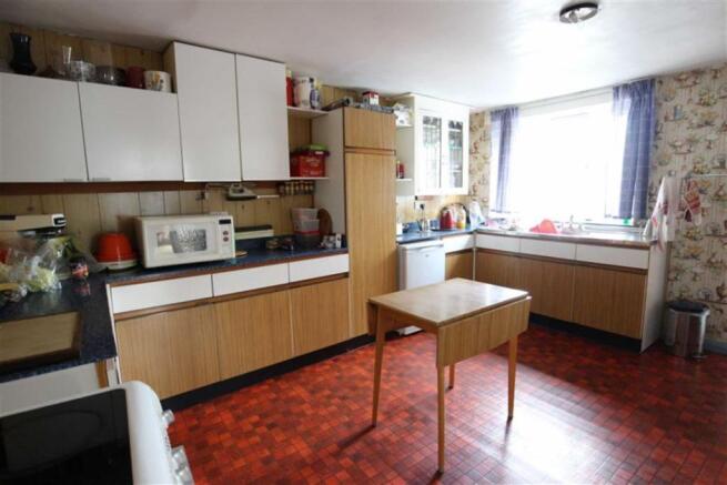 KITCHEN/BREAKFAST RO