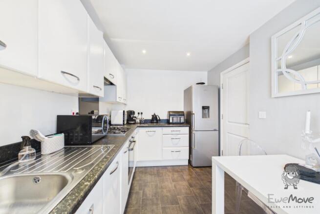 CAM03047G0-PR0053-STILL013