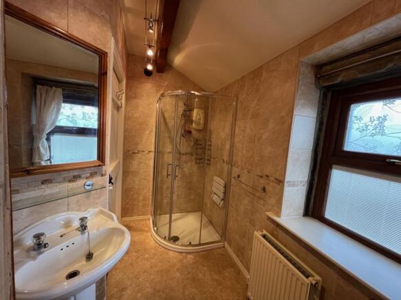 2 bed Terraced to rent Image 12