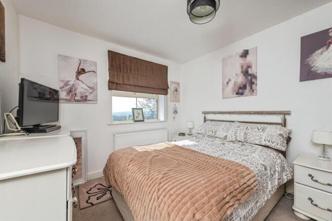 4 bed Town House for sale Image 12
