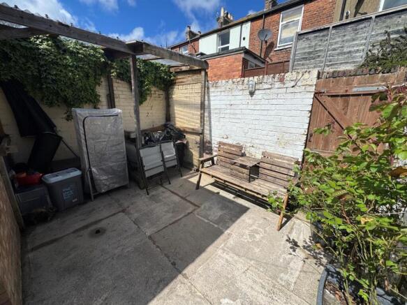 4 bed Terraced for sale Image 5